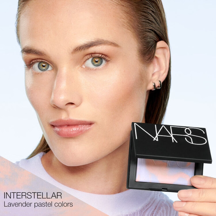 LIGHT REFLECTING™ PRISMATIC POWDER